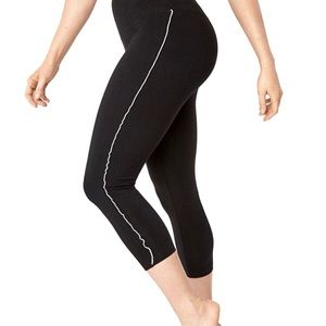 Ruby Ribbon Tuxedo Capri Leggings Black/White L